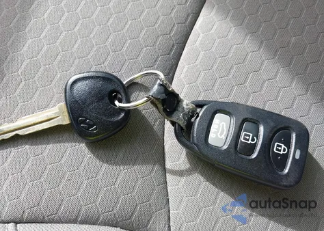 2019 Hyundai Elantra Se from USA, damaged, VIN 5NPD74LF0KH443713